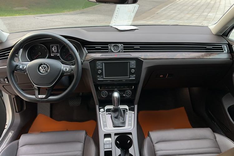 Used Volkswagen Magotan 2018 Facelift 330TSI DSG Luxury Model
