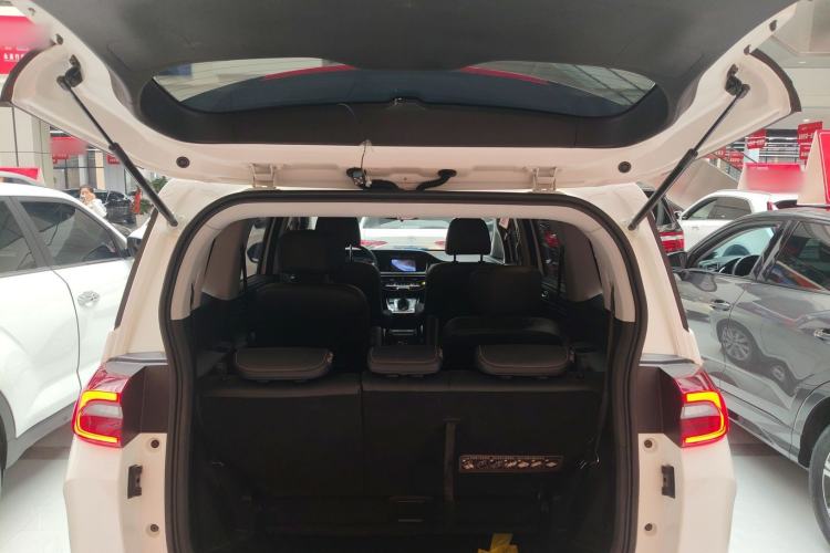 Used GAC Trumpchi M6 2021 270T DCT Luxury Edition (7 Seats)
