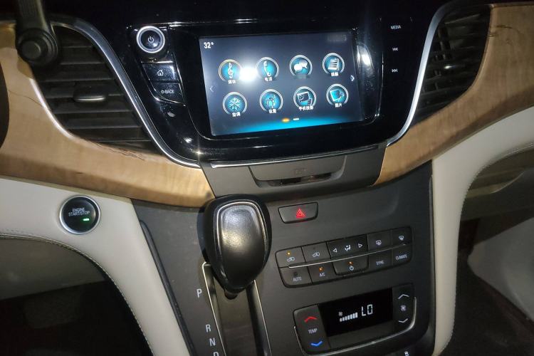 Used Buick GL8 2018 ES 28T Comfort Model China VI Standard