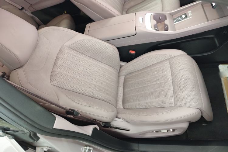 Used ONVO L60 2024 60 kWh Rear-Drive Version