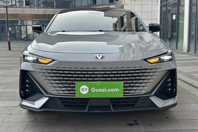 Used Changan UNI-V 2022 1.5T Prestige Version