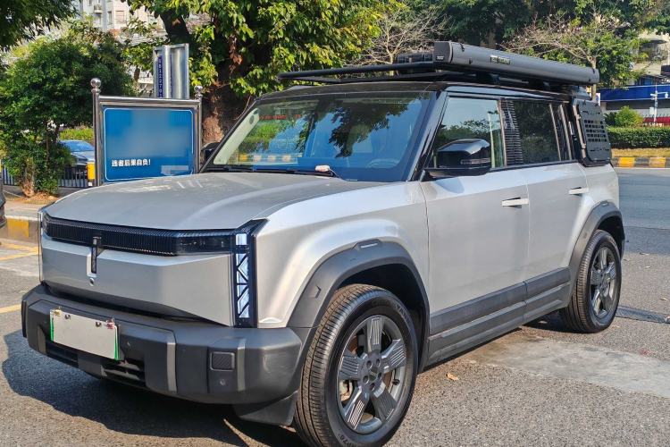 Used iCAR 03 2024 401km Range Two-Wheel Drive Coffee Entrepreneur Edition