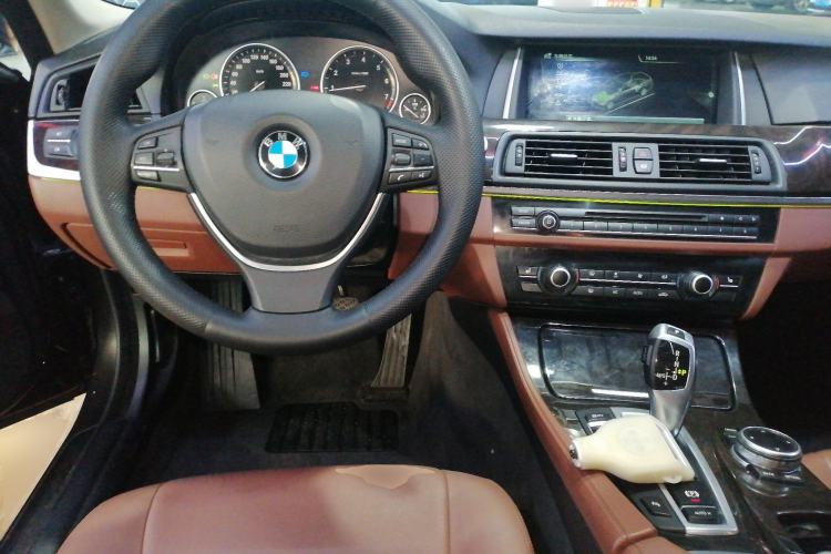 Used BMW 5 Series 2014 528Li Leading Model
