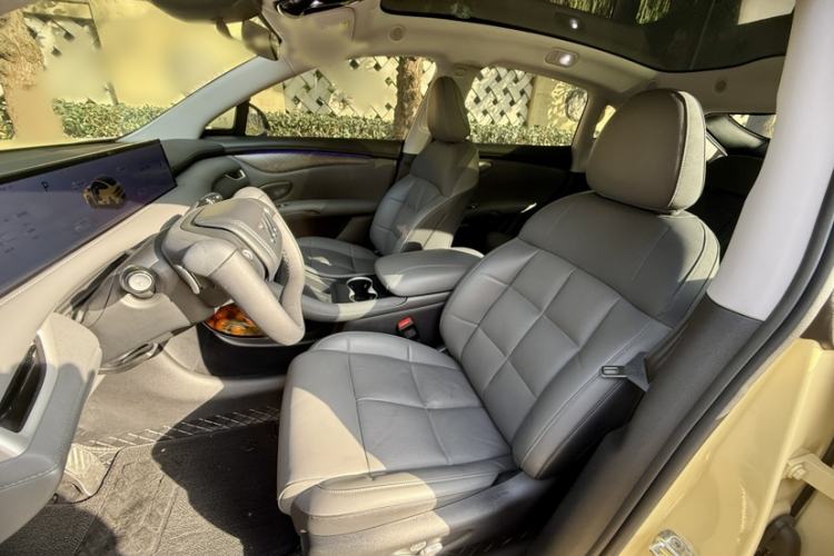 Used  LS6 2025 Ultra-Long Range Lingxi Intelligent Driving Edition
