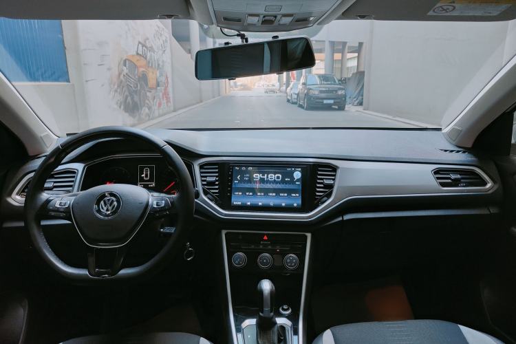 Used Volkswagen T-ROC 2019 230TSI DSG Two-Wheel Drive Advanced Version China V Standard
