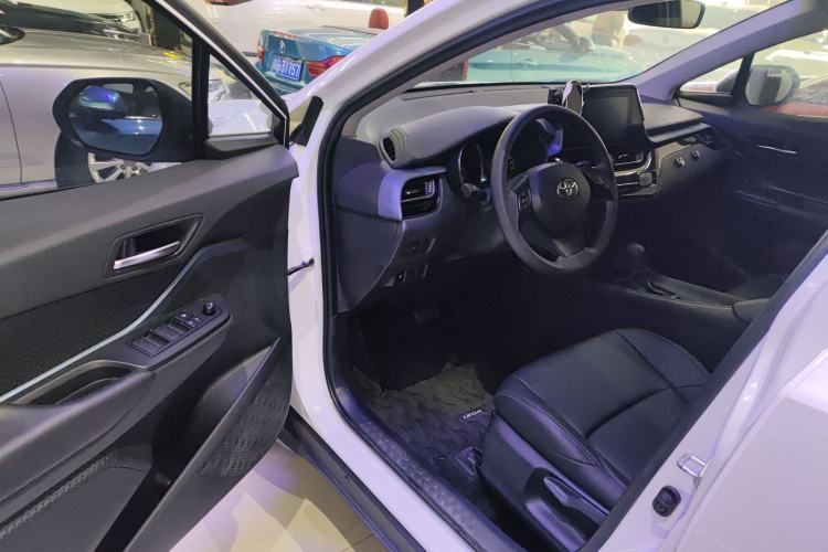 Used Toyota IZOA 2022 2.0L Yixing Version
