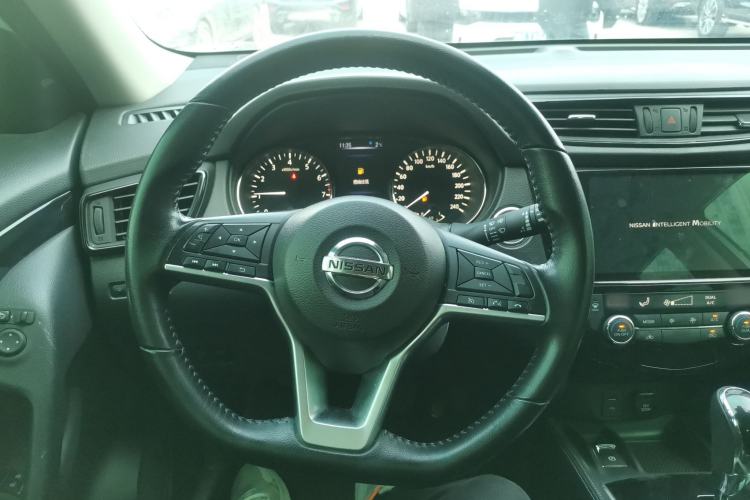 Used Nissan X-Trail 2022 2.0L Two-Wheel Drive Smart Connect Premium Edition