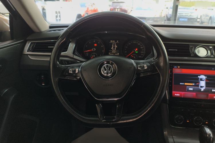 Used Volkswagen Passat 2017 330TSI DSG Luxury Edition
