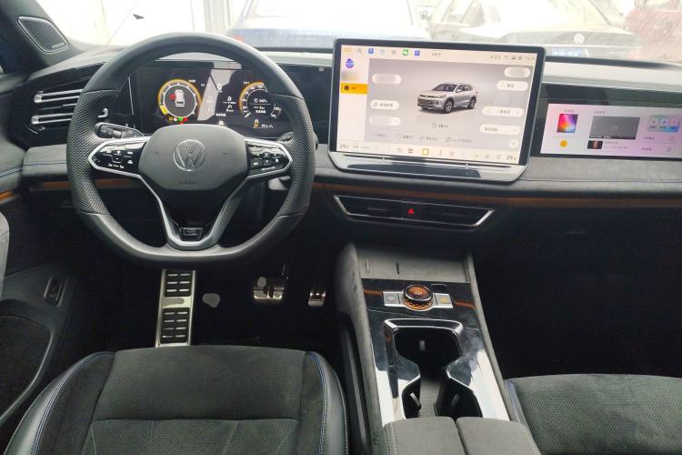 Used Volkswagen Tiguan L 2024 PRO 380TSI Four-Wheel Drive R-Line Prestige Edition
