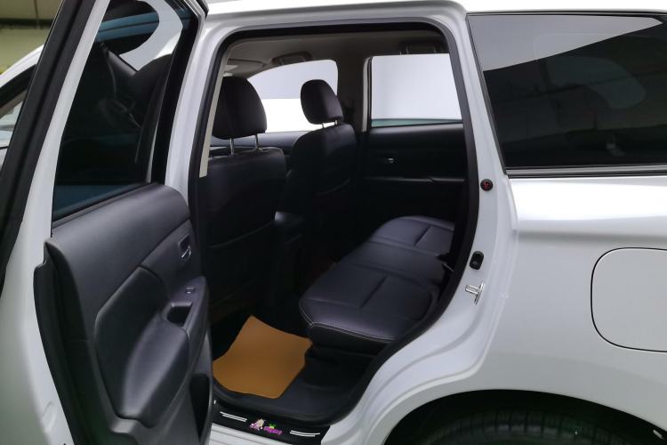 Used Mitsubishi Outlander 2021 Revised Version 2.0L Two-Wheel Drive Comfort Edition 5 Seats
