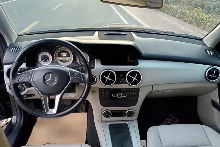 Used Mercedes-Benz GLK-Class 2014 GLK 260 4MATIC Dynamic Model
