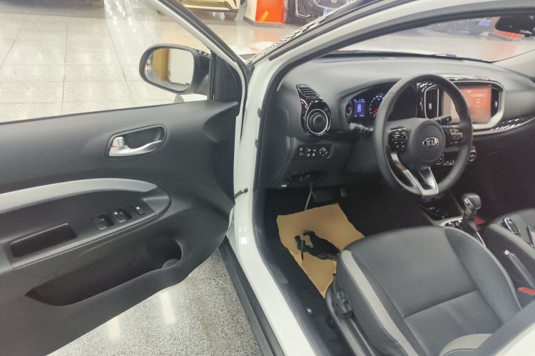 Used Kia kx1 Stonic 2021 1.4L CVT Fun & Sunroof Model
