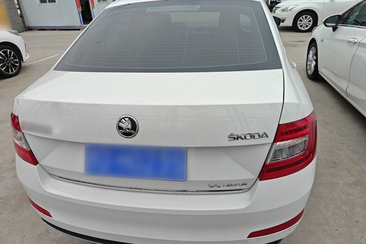 Used Skoda Octavia 2016 1.6L Manual Smart Drive Version