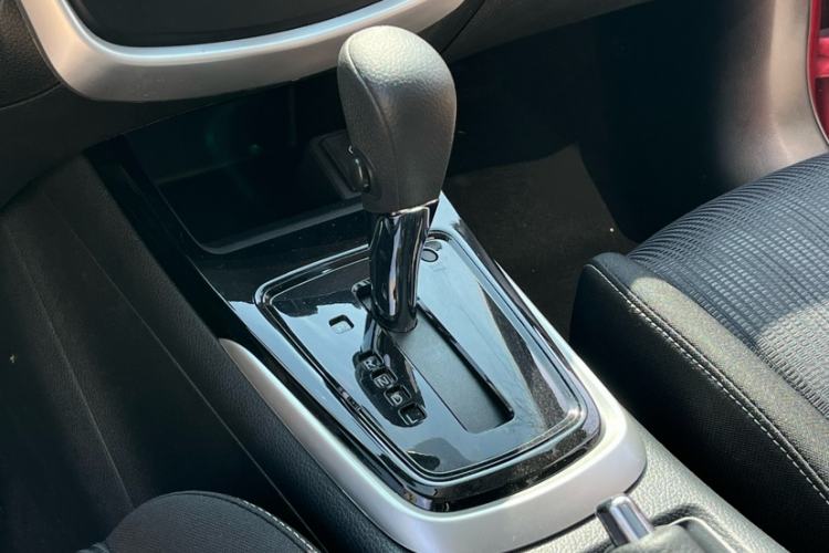 Used Nissan Tiida 2016 1.6L CVT Cool Dynamic Edition