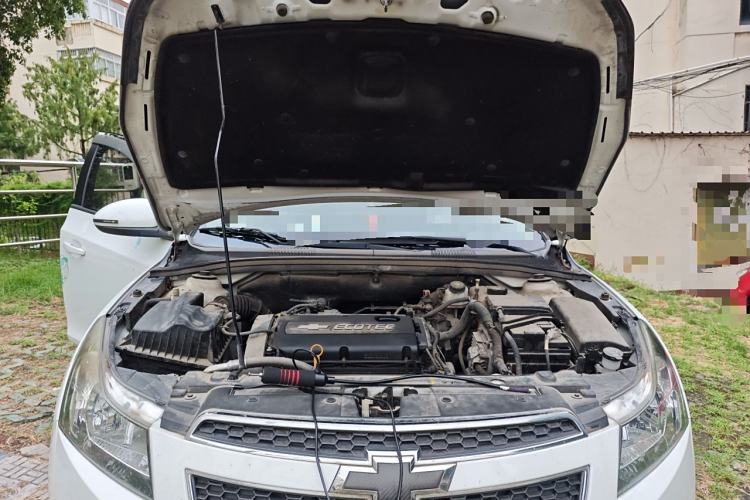 Used Chevrolet Cruze 2015 Hatchback 1.6L Automatic Comfort Edition
