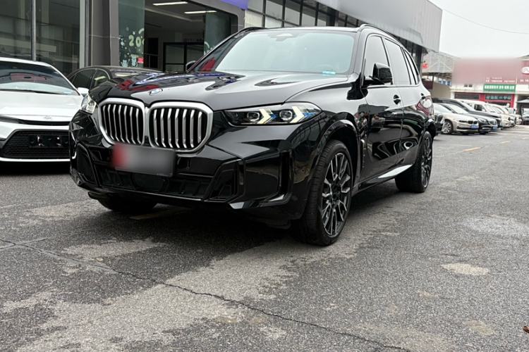 Used BMW X5 2023 xDrive 40Li M Sport Night Edition Package
