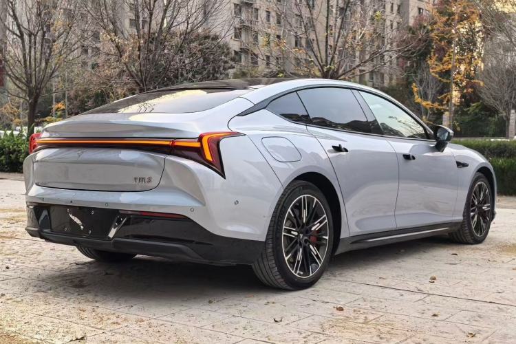 Used NETA S 2022 All-Electric 650 km Four-Wheel Drive Premium Version
