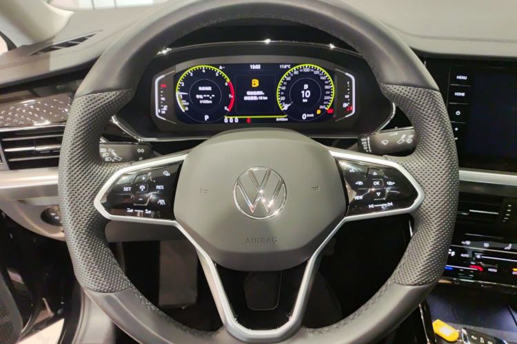 Used Volkswagen Passat 2024 380TSI Dragon Glory Edition
