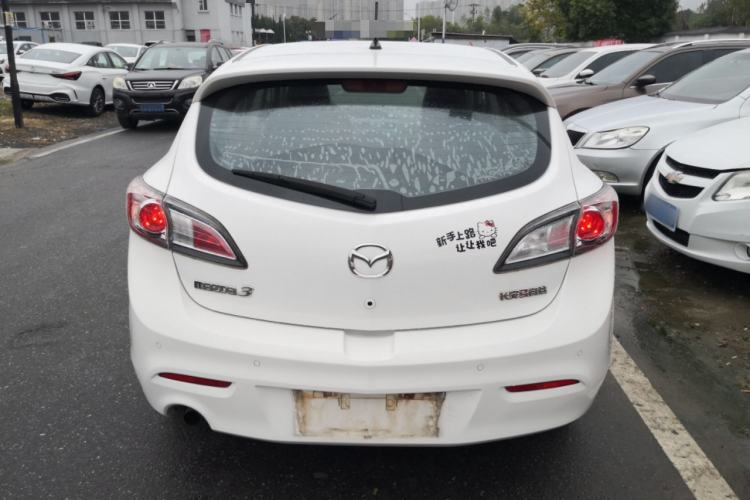 Used Mazda Mazda 3 2015 Hatchback 1.6L Manual Comfort Edition
