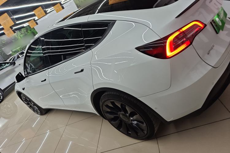 Used Tesla Model Y 2021 Long-Range All-Wheel-Drive Version
