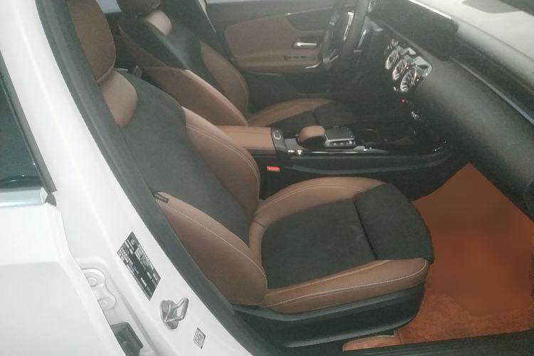 Used Mercedes-Benz A-Class 2022 Revised Version A 200 L Sport Sedan Fashionable Style