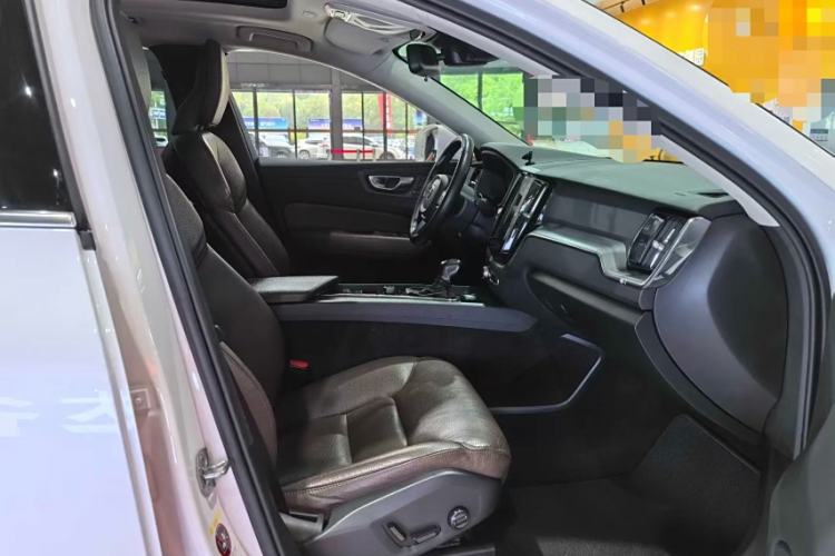 Used Volvo XC60 2019 T5 4x4 Smart Edition China VI Standard