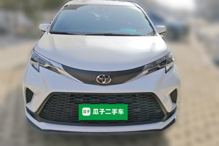 Used Toyota Granvia 2024 2.5L Hybrid Comfort Edition
