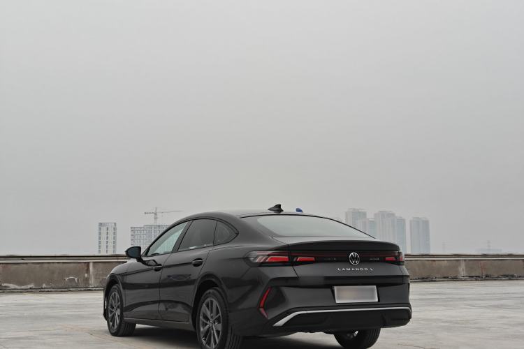 Used Volkswagen Lamando 
