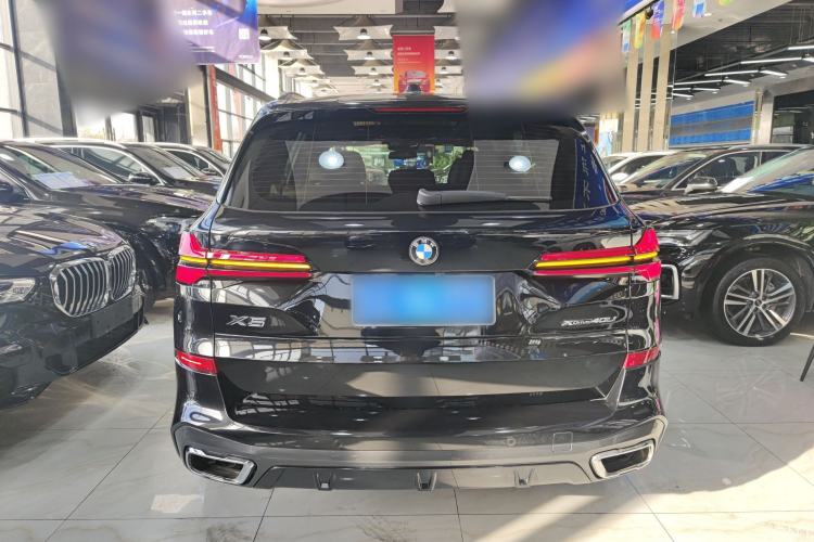 Used BMW X5 2023 xDrive 40Li M Sport Night Edition Package
