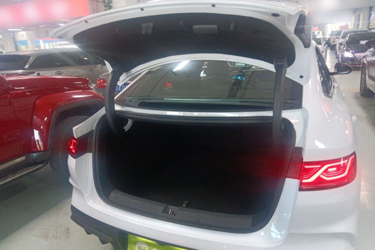 Used BYD Qin L 2025 DM-i Smart Drive 120KM Excellence Model
