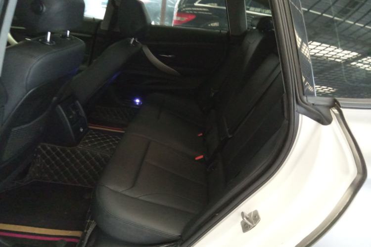 Used BMW 3 Series GT 2016 320i Fashion Model
