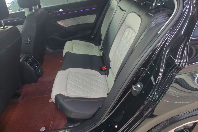 Used Volkswagen Magotan 2025 Zhongxiang Version 330TSI DSG Luxury Edition
