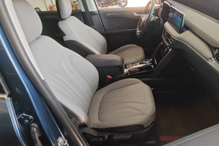 Used Ford Escape 2020 EcoBoost 245 Four-Wheel Drive Luxury Edition
