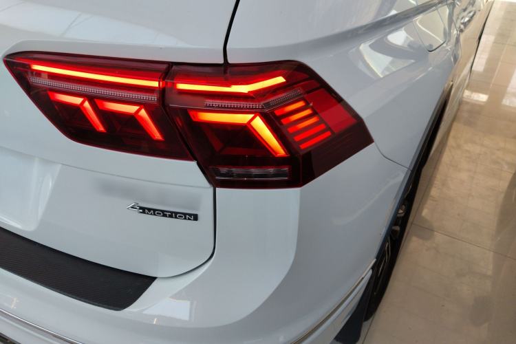 Used Volkswagen Tiguan L 2023 Facelifted 380TSI Automatic All-Wheel Drive R-Line Plus Version 7-Seater
