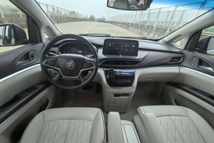 Used Buick GL8 2021 Land Cruiser Executive Class 652T Luxury Model
