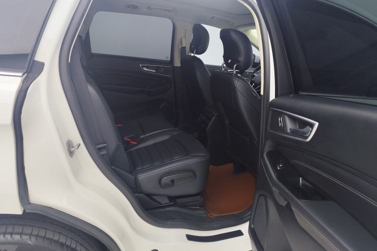 Used Ford Edge 2018 EcoBoost 245 Two-Wheel-Drive Titanium 7-Seater China VI Standard
