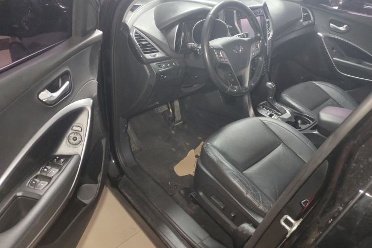 Used Hyundai Santa Fe 2015 2.0T Automatic Two-Wheel Drive Smart Version 5 Seats
