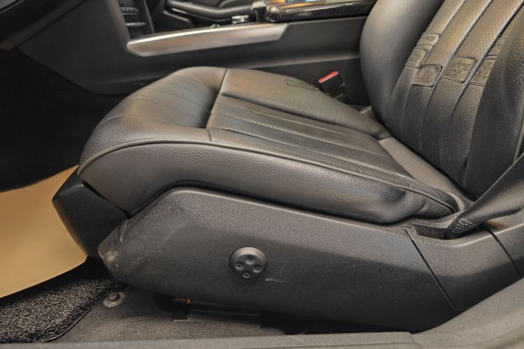 Used Mercedes-Benz E-Class 2015 Facelift E 200 L Sport Edition