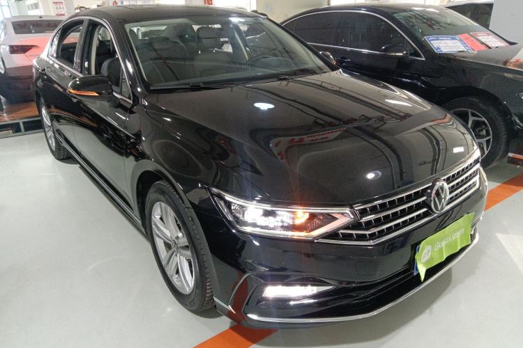 Used Volkswagen Magotan 2025 Zhongxiang Version 280TSI DSG Comfort Edition
