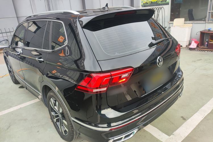 Used Volkswagen Tiguan L 2024 Outstanding Model 330TSI Automatic Two-Wheel Drive R-Line Dragon Glory Edition
