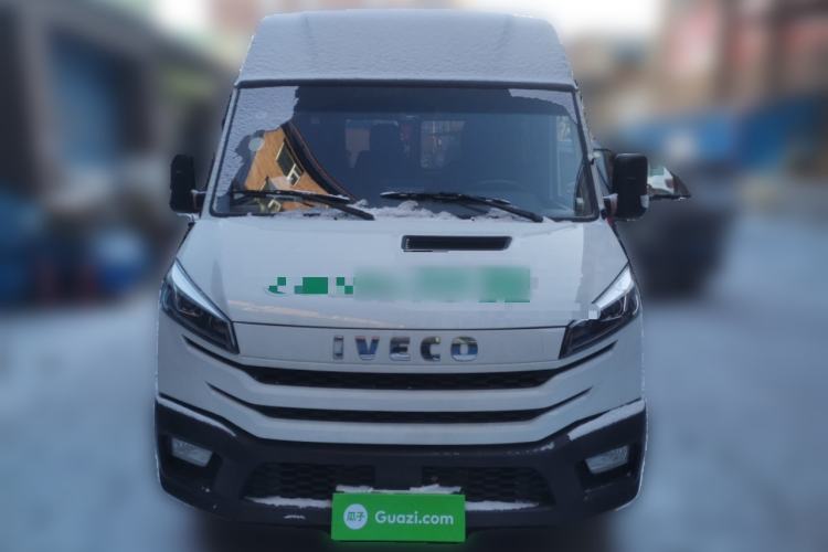 Used Iveco Daily 2023 2.5T A35M1 Multi-Purpose Passenger Vehicle Short Wheelbase Mid-Roof Design Dual Side Sliding Doors Automatic Transmission
