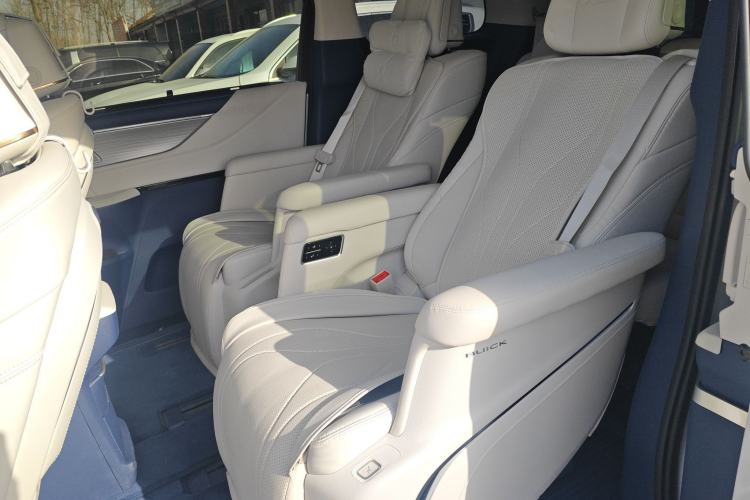 Used Buick GL8 New Energy 2024 Lu Zun Luxury Edition 7-Seater
