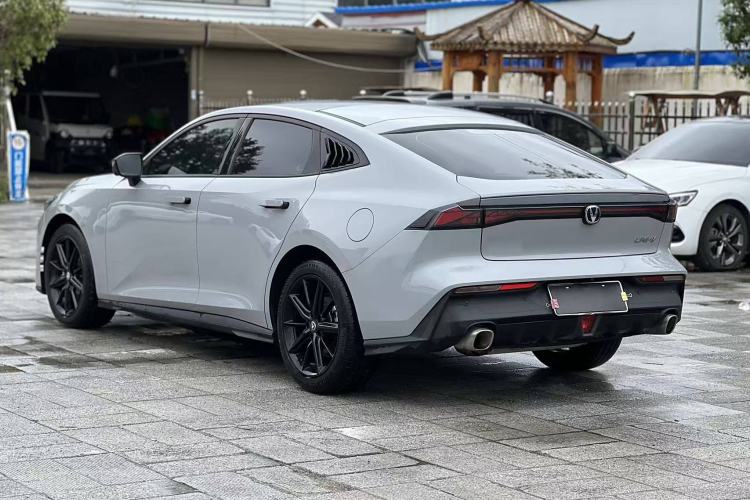 Used Changan UNI-V 2022 1.5T Prestige Version
