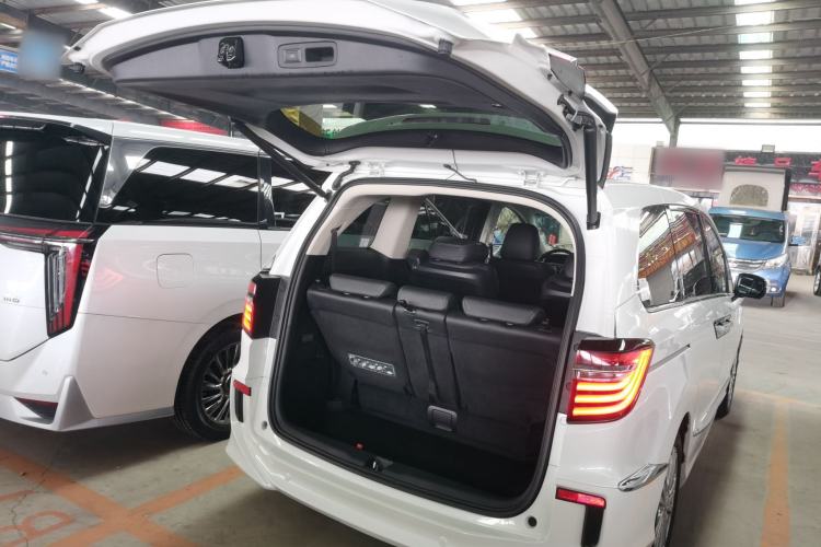 Used Honda Elysion 2016 2.4L Luxury Edition
