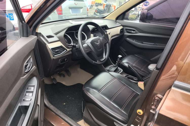 Used Wuling Hongguang 2019 1.5L S Standard Version China VI LAR

