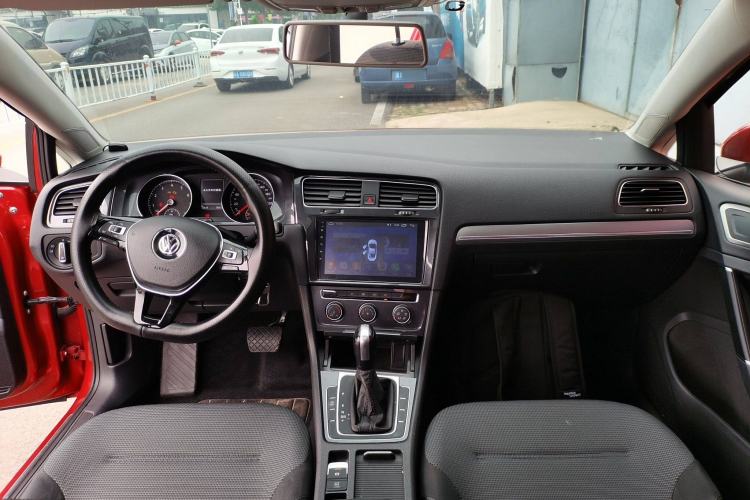 Used Volkswagen Golf 2018 230TSI Automatic Comfort Model
