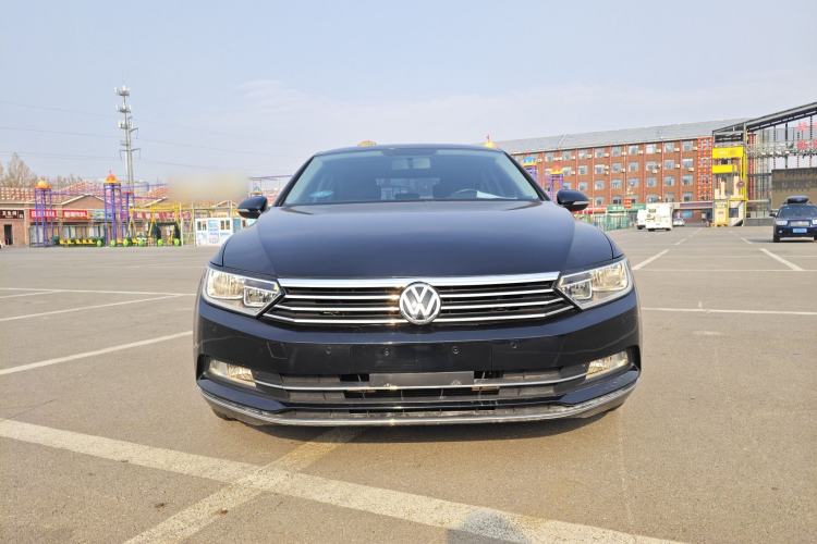 Used Volkswagen Magotan 2018 330TSI DSG Advanced Model
