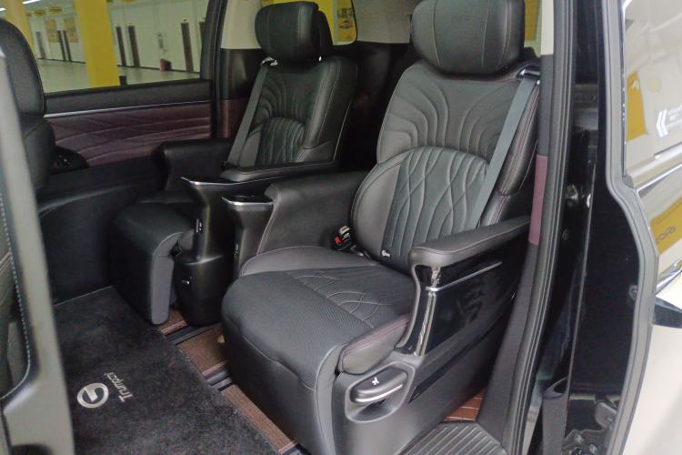 Used GAC Trumpchi M8 2024 Master Series 400T Prestige Edition
