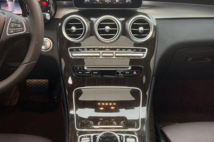 Used Mercedes-Benz GLC 2019 Facelift GLC 260 L 4MATIC Luxury Model
