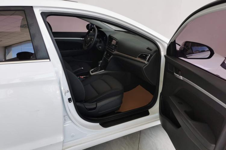 Used Hyundai Elantra 2016 1.6L Automatic ZhiXuan – Elite Version

